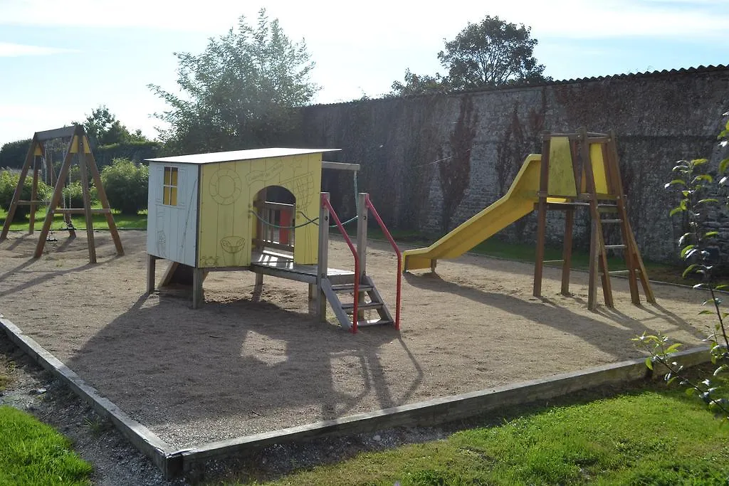 Domaine De L'Aumone Hotel Cherrueix Camping